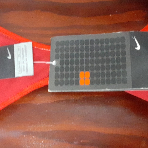 Nike sz XL training tee NWT red racer back mesh on sides black - Picture 3 of 5